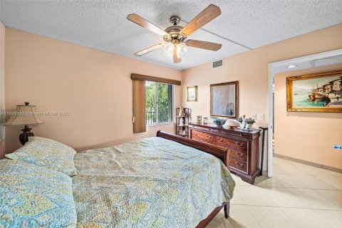 Condominio en venta en Pembroke Pines, Florida, 2 dormitorios, 85.47 m2 № 1952601 - foto 16