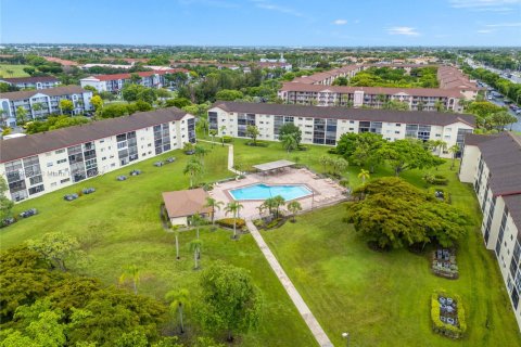 Condominio en venta en Pembroke Pines, Florida, 2 dormitorios, 85.47 m2 № 1952601 - foto 28