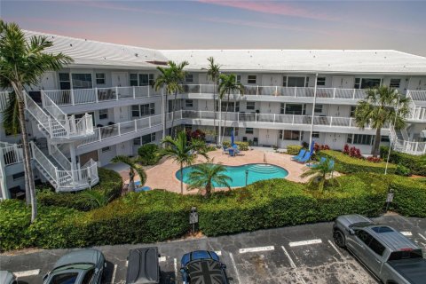Condominio en venta en Fort Lauderdale, Florida, 2 dormitorios, 74.32 m2 № 1092424 - foto 1