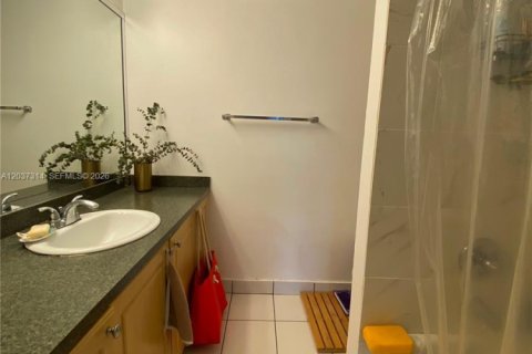 Купить кондоминиум в Плантация, Флорида 2 спальни, 94.85м2, № 2086032 - фото 11