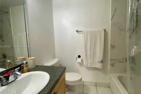 Купить кондоминиум в Плантация, Флорида 2 спальни, 94.85м2, № 2086032 - фото 9