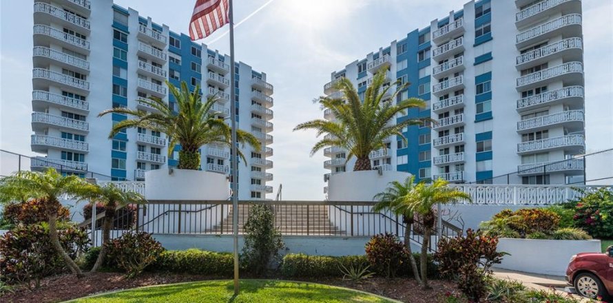 Condominio en Daytona Beach, Florida, 3 dormitorios  № 1608116