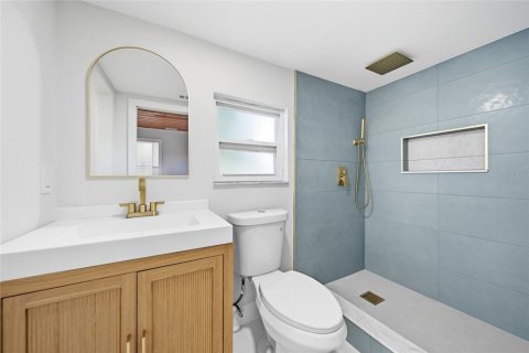 House in Temple Terrace, Florida 3 bedrooms, 136.57 sq.m. № 2359388 - photo 20