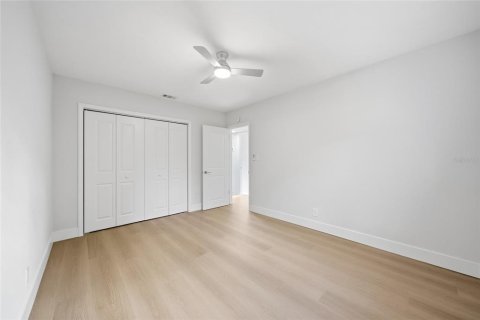 House in Temple Terrace, Florida 3 bedrooms, 136.57 sq.m. № 2359388 - photo 22
