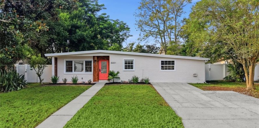 House in Temple Terrace, Florida 3 bedrooms, 136.57 sq.m. № 2359388