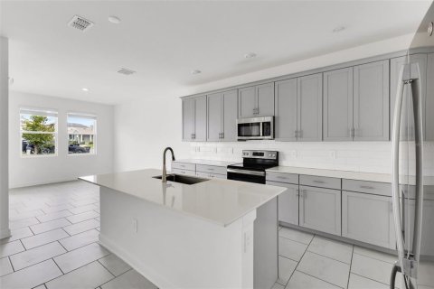 Villa ou maison à louer à Davenport, Floride: 4 chambres, 234.86 m2 № 2410692 - photo 5