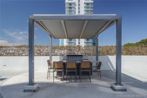 Condo in Miami, Florida, 2 bedrooms  № 1953762 - photo 15