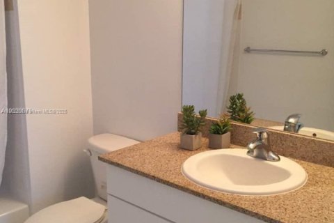 Condo in Miami, Florida, 2 bedrooms  № 1953762 - photo 10