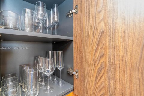 Снять в аренду кондоминиум в Майами, Флорида 2 спальни, 87.98м2, № 2077354 - фото 9