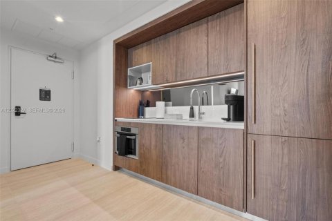 Снять в аренду кондоминиум в Майами, Флорида 2 спальни, 87.98м2, № 2077354 - фото 6