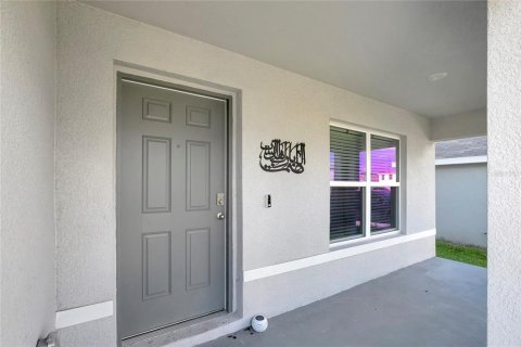 House in Tampa, Florida 5 bedrooms, 248.42 sq.m. № 1803788 - photo 4