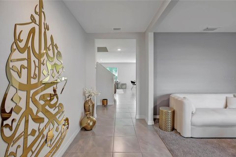 House in Tampa, Florida 5 bedrooms, 248.42 sq.m. № 1803788 - photo 8