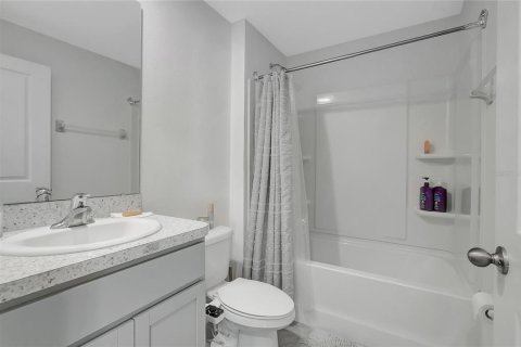 House in Tampa, Florida 5 bedrooms, 248.42 sq.m. № 1803788 - photo 25