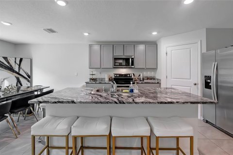 House in Tampa, Florida 5 bedrooms, 248.42 sq.m. № 1803788 - photo 12
