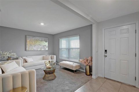 House in Tampa, Florida 5 bedrooms, 248.42 sq.m. № 1803788 - photo 6
