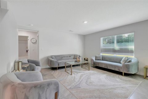 House in Tampa, Florida 5 bedrooms, 248.42 sq.m. № 1803788 - photo 21