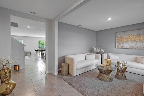 House in Tampa, Florida 5 bedrooms, 248.42 sq.m. № 1803788 - photo 5