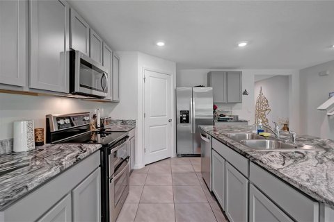House in Tampa, Florida 5 bedrooms, 248.42 sq.m. № 1803788 - photo 16
