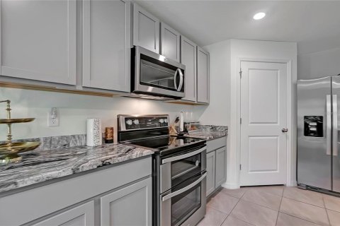 House in Tampa, Florida 5 bedrooms, 248.42 sq.m. № 1803788 - photo 17