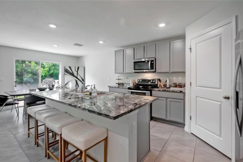 House in Tampa, Florida 5 bedrooms, 248.42 sq.m. № 1803788 - photo 11