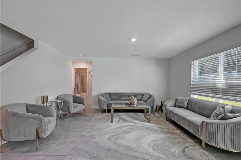 House in Tampa, Florida 5 bedrooms, 248.42 sq.m. № 1803788 - photo 15