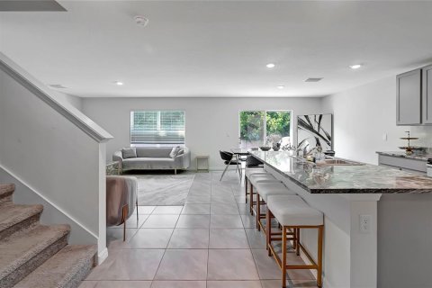 House in Tampa, Florida 5 bedrooms, 248.42 sq.m. № 1803788 - photo 10