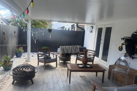 Снять в аренду виллу или дом в Пемброк-Пайнс, Флорида 2 спальни, 120.77м2, № 1986723 - фото 6