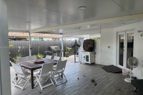 Снять в аренду виллу или дом в Пемброк-Пайнс, Флорида 2 спальни, 120.77м2, № 1986723 - фото 5