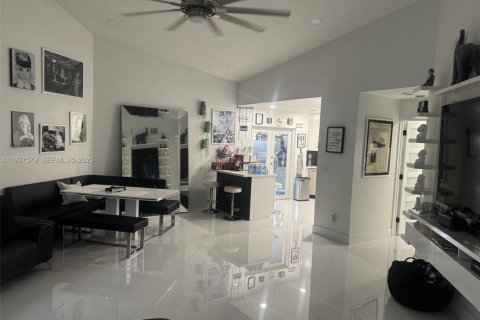 Снять в аренду виллу или дом в Пемброк-Пайнс, Флорида 2 спальни, 120.77м2, № 1986723 - фото 3