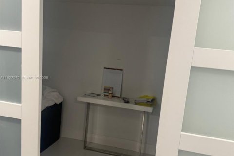 Снять в аренду виллу или дом в Пемброк-Пайнс, Флорида 2 спальни, 120.77м2, № 1986723 - фото 9