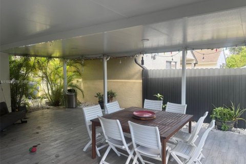 Снять в аренду виллу или дом в Пемброк-Пайнс, Флорида 2 спальни, 120.77м2, № 1986723 - фото 7