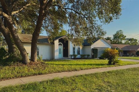 House in Deltona, Florida 3 bedrooms, 118.17 sq.m. № 1858333 - photo 24