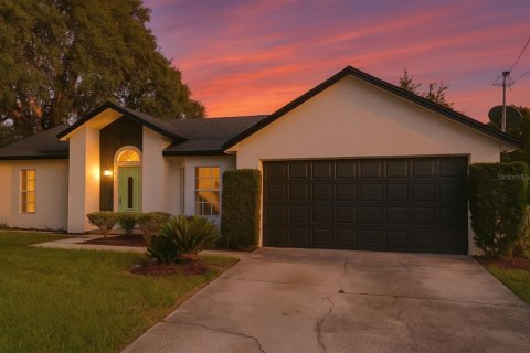 House in Deltona, Florida 3 bedrooms, 118.17 sq.m. № 1858333 - photo 1