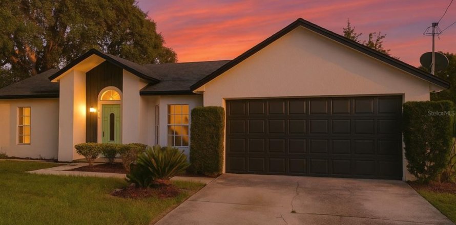 House in Deltona, Florida 3 bedrooms, 118.17 sq.m. № 1858333