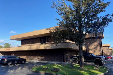 Propiedad comercial en alquiler en Gainesville, Florida, 148.64 m2 № 1152397 - foto 2