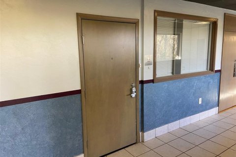 Propiedad comercial en alquiler en Gainesville, Florida, 148.64 m2 № 1152397 - foto 9