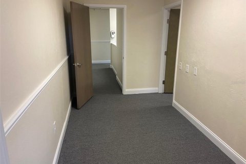 Propiedad comercial en alquiler en Gainesville, Florida, 148.64 m2 № 1152397 - foto 11
