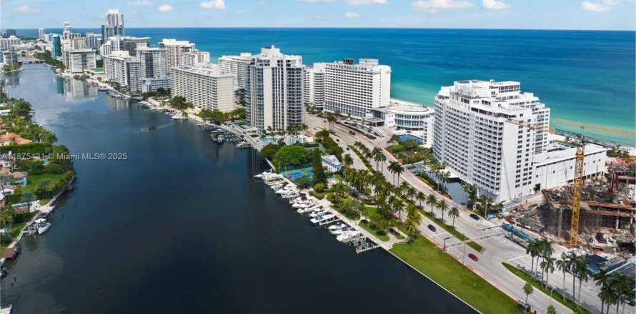 Кондоминиум с 1 спальней в Майами-Бич, Флорида № 2021466