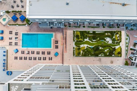 Снять в аренду кондоминиум в Майами-Бич, Флорида 1 спальня, 91.04м2, № 2021466 - фото 30