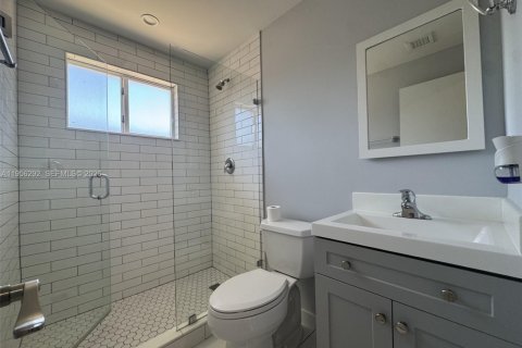 Casa en alquiler en Hialeah, Florida, 2 dormitorios, 228.82 m2 № 2011925 - foto 10
