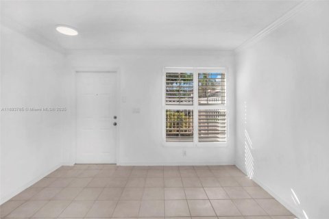Touwnhouse à louer à Pembroke Pines, Floride: 3 chambres, 127.09 m2 № 1946634 - photo 5