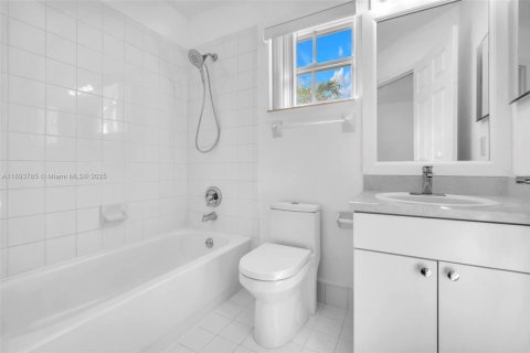 Touwnhouse à louer à Pembroke Pines, Floride: 3 chambres, 127.09 m2 № 1946634 - photo 25