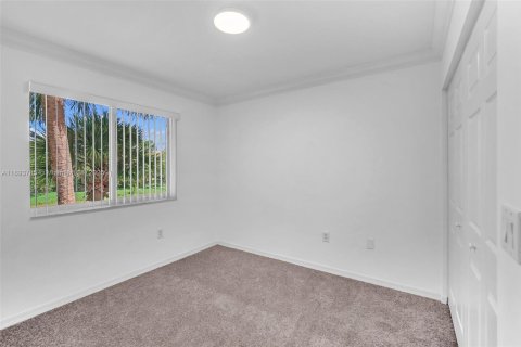 Touwnhouse à louer à Pembroke Pines, Floride: 3 chambres, 127.09 m2 № 1946634 - photo 24