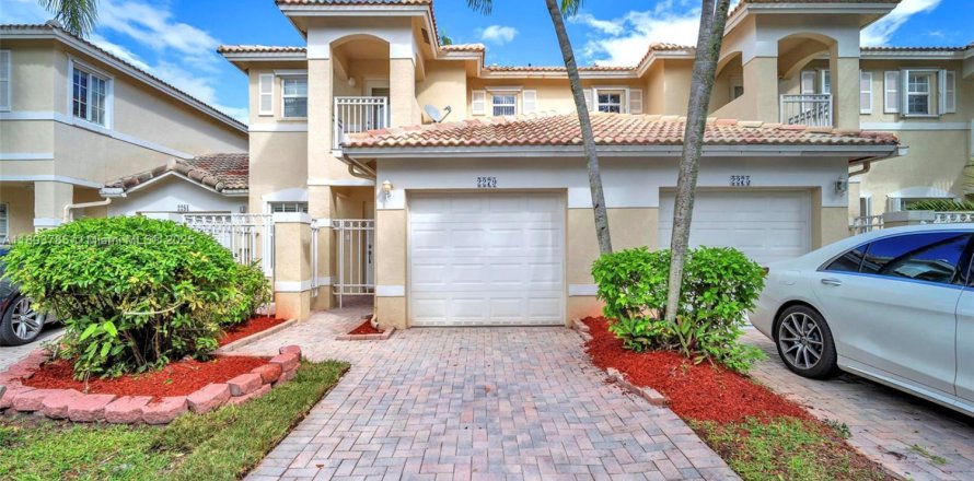Touwnhouse à Pembroke Pines, Floride 3 chambres, 127.09 m2 № 1946634