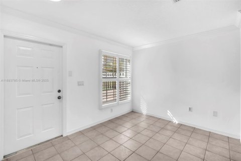Touwnhouse à louer à Pembroke Pines, Floride: 3 chambres, 127.09 m2 № 1946634 - photo 4