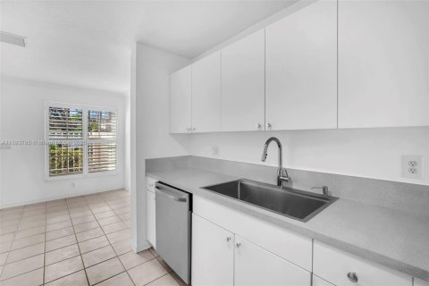 Touwnhouse à louer à Pembroke Pines, Floride: 3 chambres, 127.09 m2 № 1946634 - photo 7