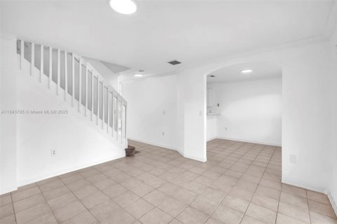 Touwnhouse à louer à Pembroke Pines, Floride: 3 chambres, 127.09 m2 № 1946634 - photo 20
