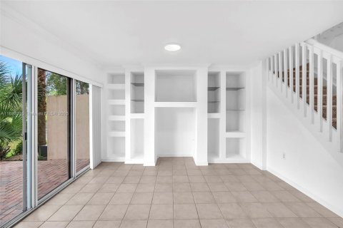 Touwnhouse à louer à Pembroke Pines, Floride: 3 chambres, 127.09 m2 № 1946634 - photo 14