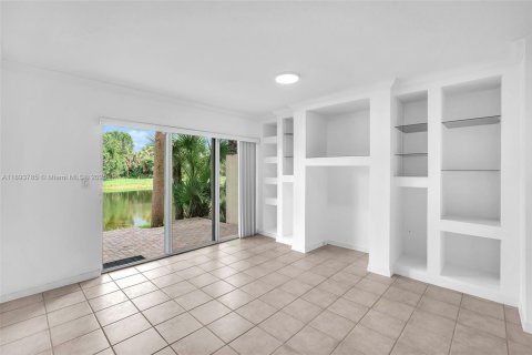 Touwnhouse à louer à Pembroke Pines, Floride: 3 chambres, 127.09 m2 № 1946634 - photo 19