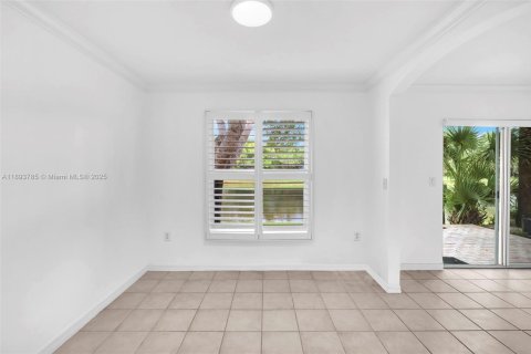 Touwnhouse à louer à Pembroke Pines, Floride: 3 chambres, 127.09 m2 № 1946634 - photo 11